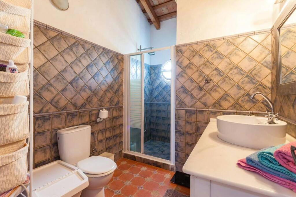 فيلا كاديزفي Chalet Piscina Roche المظهر الخارجي الصورة